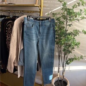 Stylish Blue Straight Leg Women's Jeans